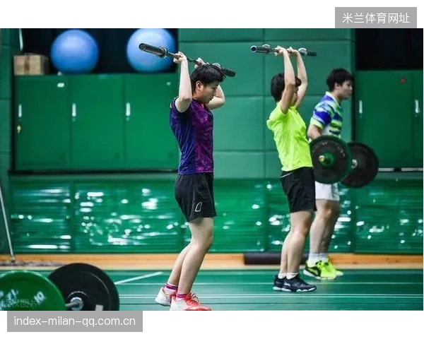 羽毛球选手体能测试揭秘,科学训练推动成绩飞跃 羽毛球选手体能测试揭秘,科学训练推动成绩飞跃